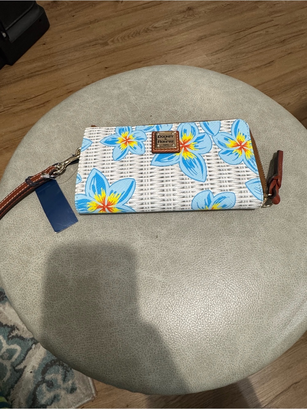 Dooney & Bourke White Floral Wristlet Wallet NWT